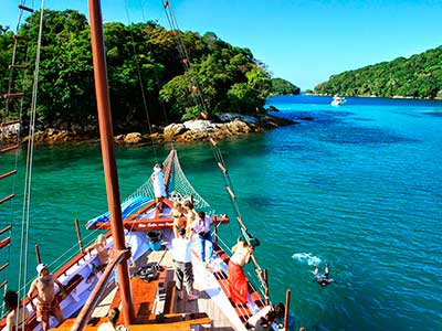 passeio de escuna em angra dos reis 14