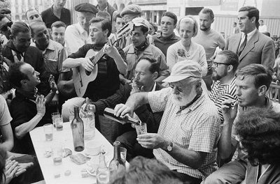 Ernest Hemingway- Cultura europeia do café e do terraço